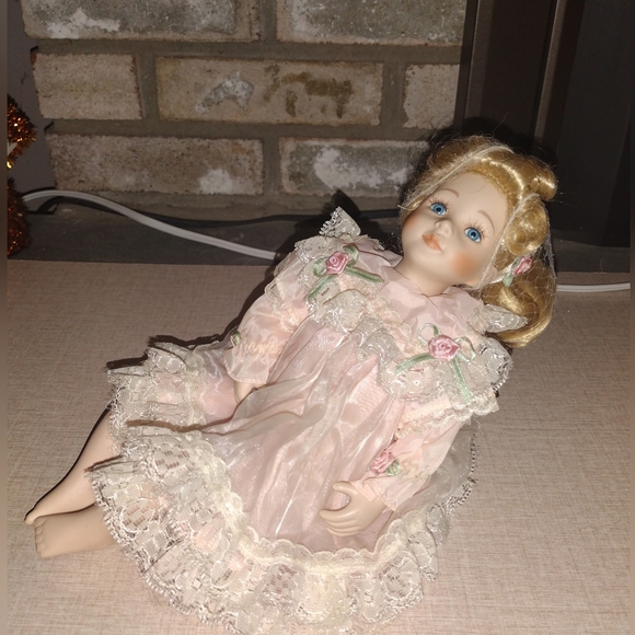 Vintage Beautiful Porcelain Collectors Doll 12" - Picture 2 of 9